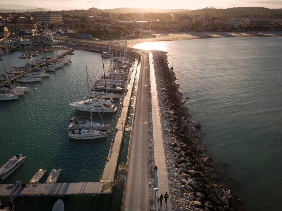 Retroscena Appartamento Mare In Centro Civitanova Marche Exterior photo